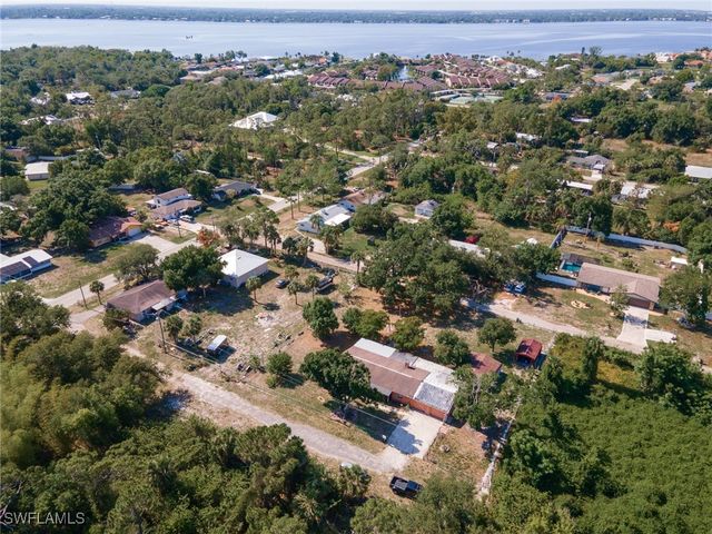 7384 Coon RD, North Fort Myers, FL 33917