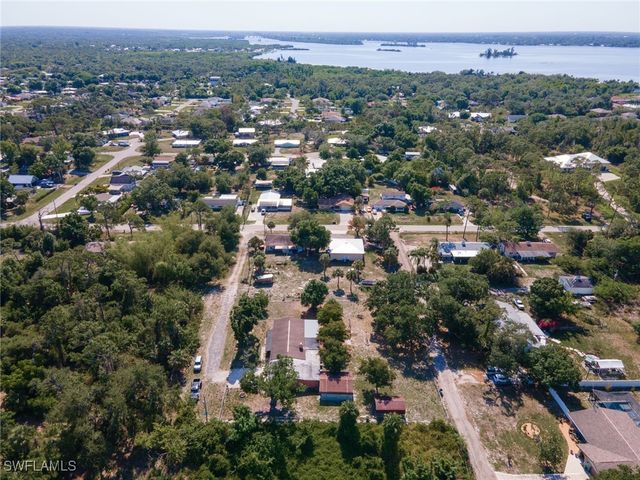 7384 Coon RD, North Fort Myers, FL 33917