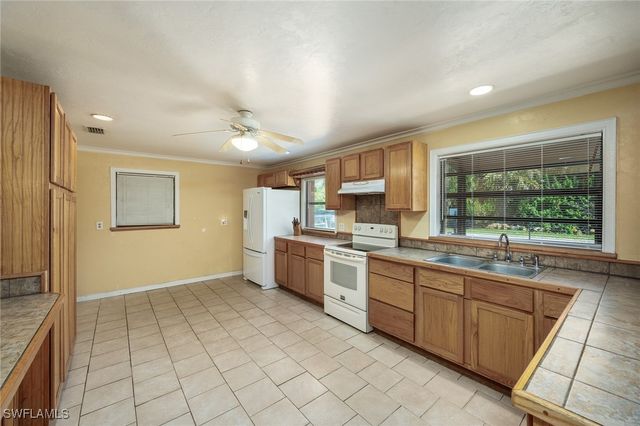 7384 Coon RD, North Fort Myers, FL 33917