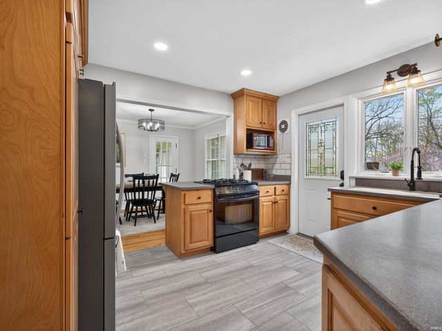 4222 Hazelhurst Drive, Fort Wayne, IN 46804