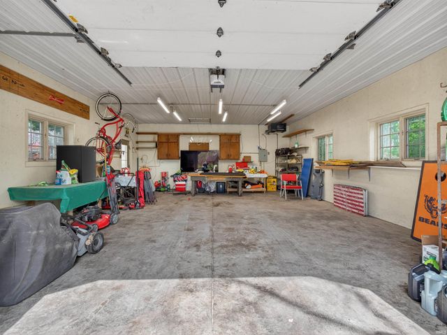 4222 Hazelhurst Drive, Fort Wayne, IN 46804