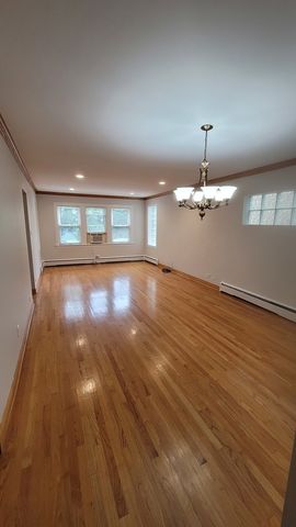 5448 W Agatite Avenue, Chicago, IL 60630