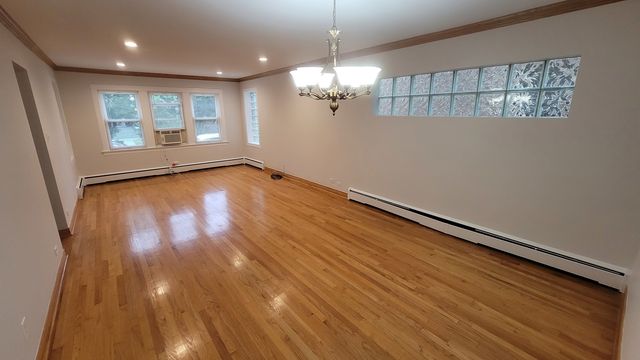 5448 W Agatite Avenue, Chicago, IL 60630