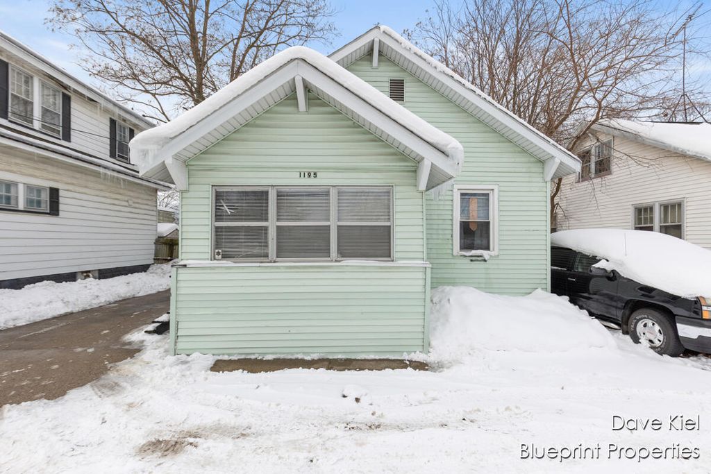 1195 S Getty Street, Muskegon City, MI 49442