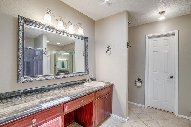 1312 Robyn Road, Azle, TX 76020