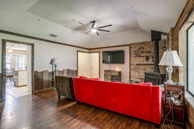 1312 Robyn Road, Azle, TX 76020