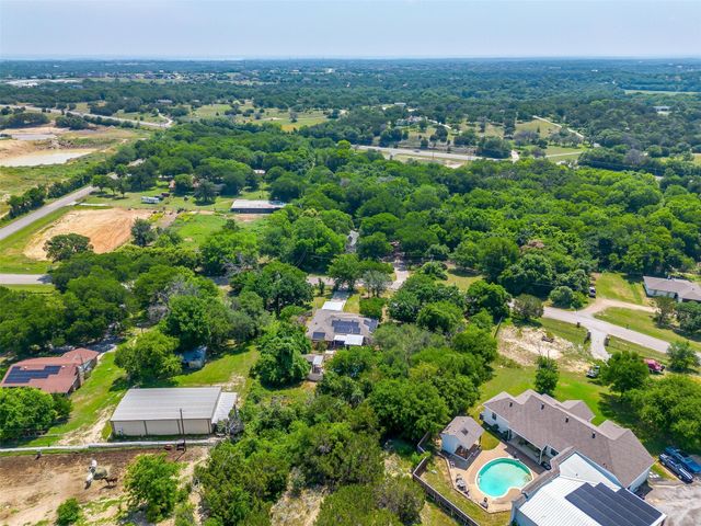 1312 Robyn Road, Azle, TX 76020