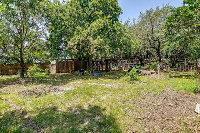 1312 Robyn Road, Azle, TX 76020