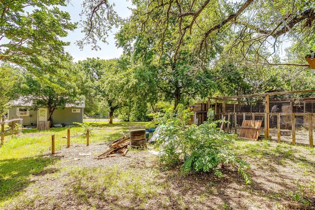 1312 Robyn Road, Azle, TX 76020