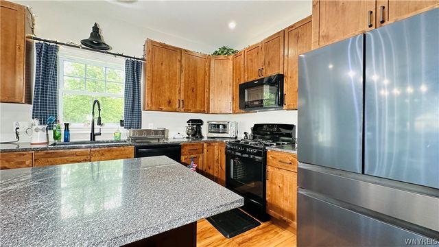 880 Upper Mountain Road, Lewiston, NY 14092