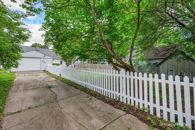 604 Rome Avenue, Rockford, IL 61107