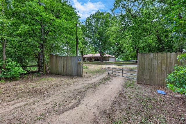 325 Lincoln Street, Trinidad, TX 75163