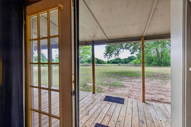 325 Lincoln Street, Trinidad, TX 75163