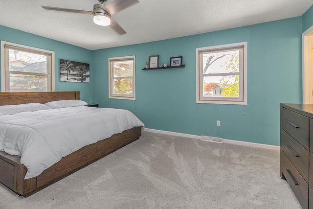 2220 Bossard Drive, Roseville, MN 55113