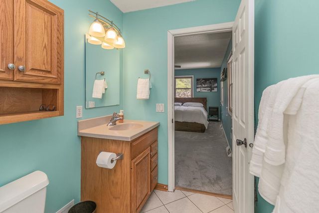 2220 Bossard Drive, Roseville, MN 55113