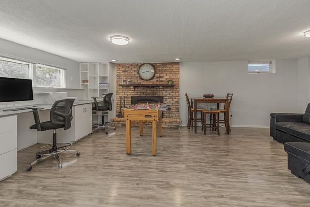 2220 Bossard Drive, Roseville, MN 55113