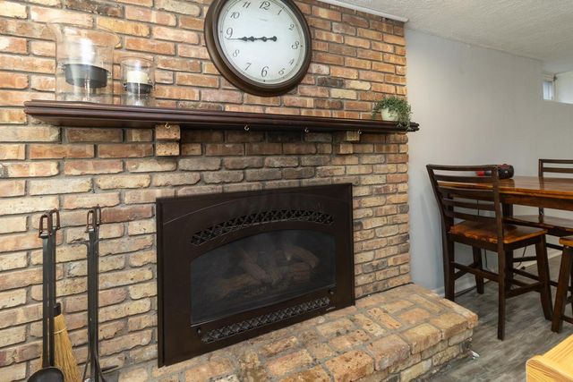 2220 Bossard Drive, Roseville, MN 55113