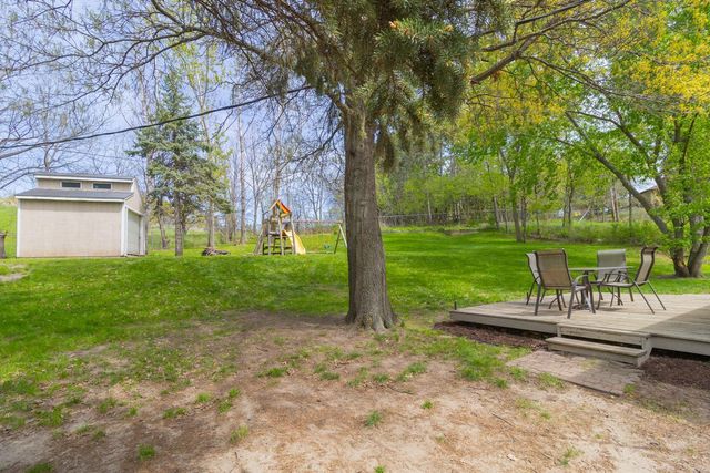 2220 Bossard Drive, Roseville, MN 55113