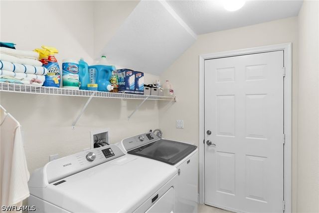 3970 Deer Crossing CT 105, Naples, FL 34114