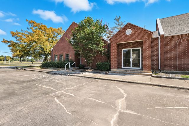 4550 Lamar Avenue 200, Paris, TX 75462