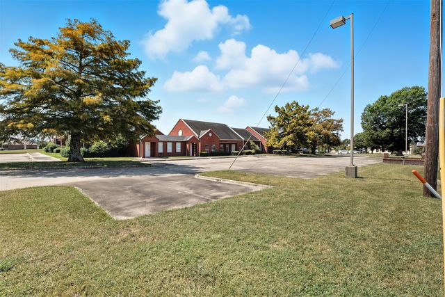 4550 Lamar Avenue 200, Paris, TX 75462