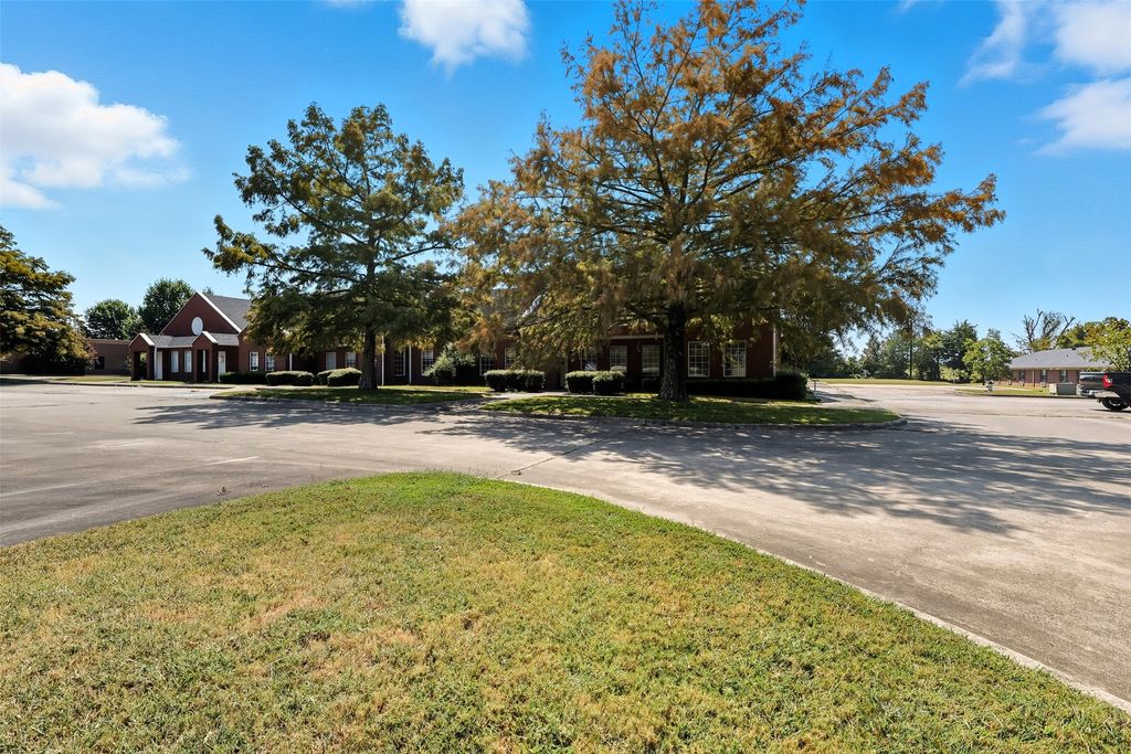 4550 Lamar Avenue 200, Paris, TX 75462