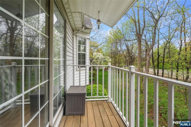 972 Juniper Way, Mahwah, NJ 07430