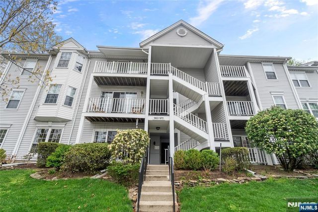 972 Juniper Way, Mahwah, NJ 07430