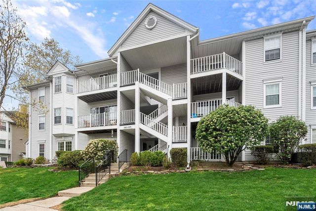 972 Juniper Way, Mahwah, NJ 07430