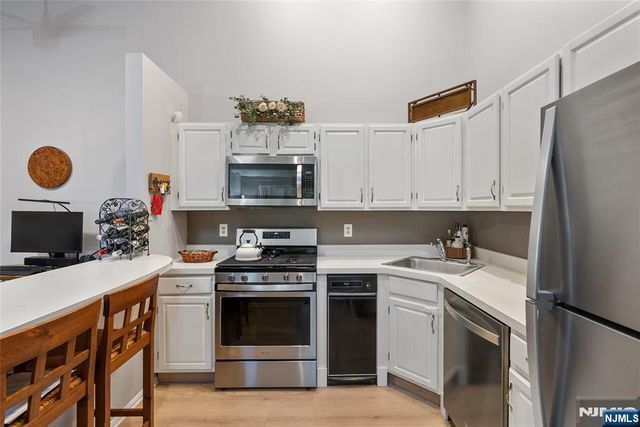 972 Juniper Way, Mahwah, NJ 07430