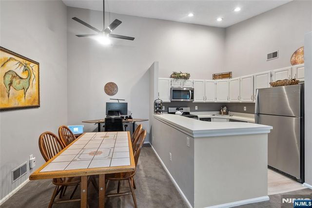 972 Juniper Way, Mahwah, NJ 07430