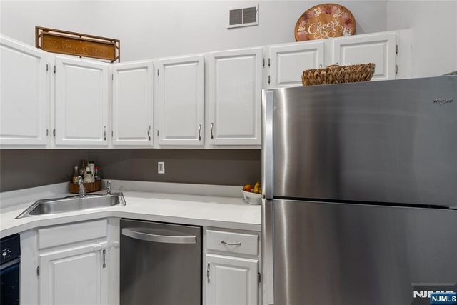 972 Juniper Way, Mahwah, NJ 07430