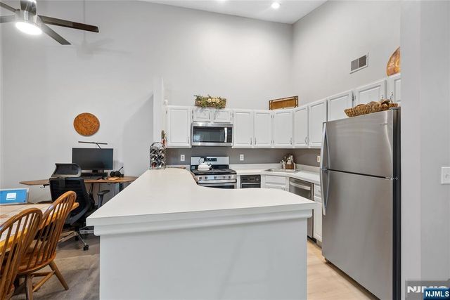 972 Juniper Way, Mahwah, NJ 07430