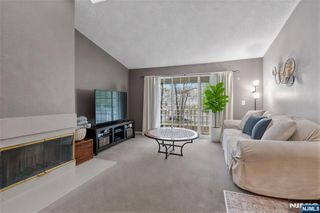 972 Juniper Way, Mahwah, NJ 07430