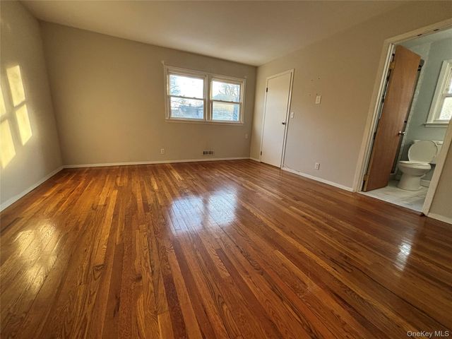 11 Muir Place, New Rochelle, NY 10801