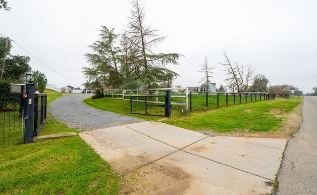 31144 James Avenue, Madera, CA 93636