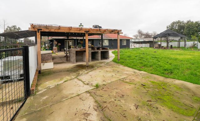 31144 James Avenue, Madera, CA 93636