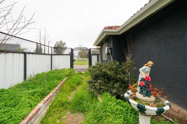 31144 James Avenue, Madera, CA 93636