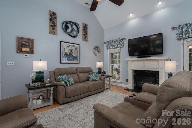 1013 Marguerite Drive, Lowell, NC 28098