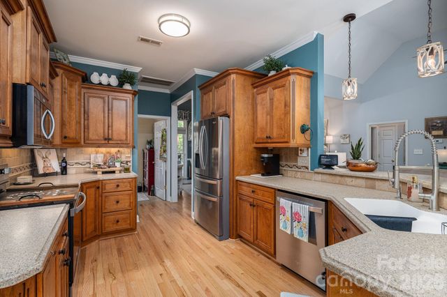 1013 Marguerite Drive, Lowell, NC 28098