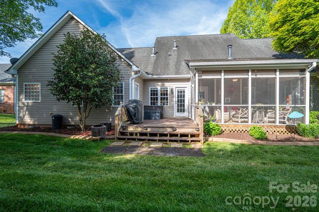 1013 Marguerite Drive, Lowell, NC 28098