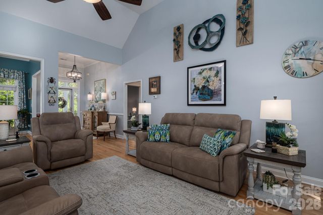 1013 Marguerite Drive, Lowell, NC 28098