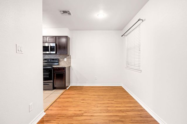 6700 Cooper Lane 40, Austin, TX 78745