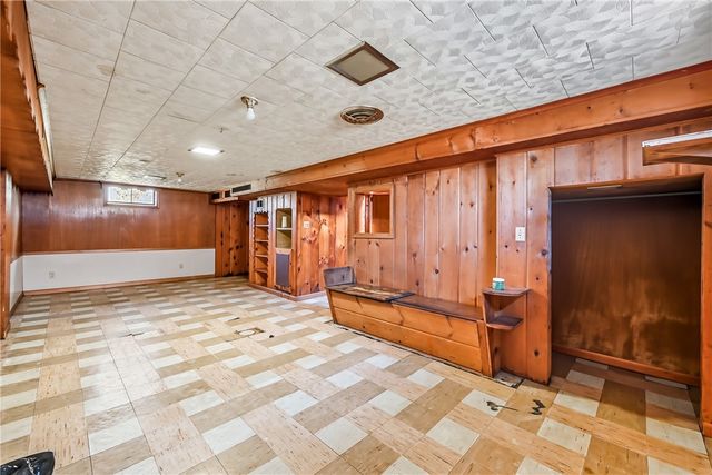 634 Spencer Ave, Sharon, PA 16146