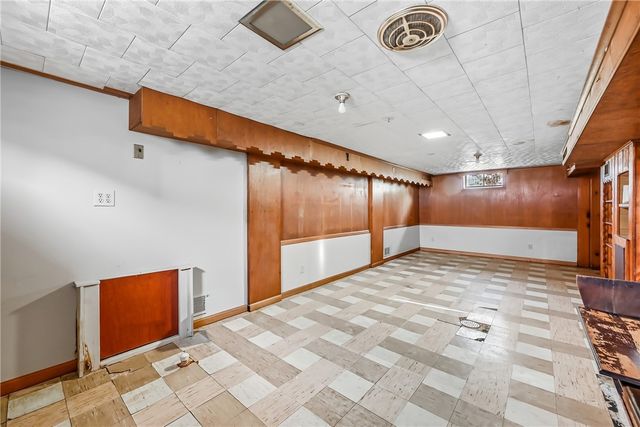 634 Spencer Ave, Sharon, PA 16146