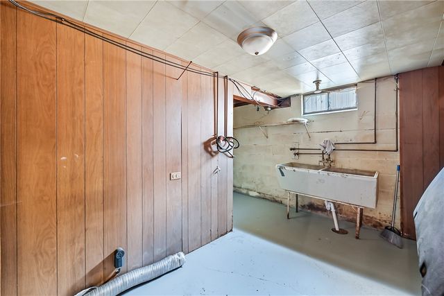 634 Spencer Ave, Sharon, PA 16146