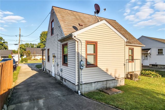 634 Spencer Ave, Sharon, PA 16146