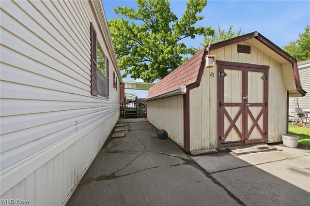 4534 Lake Road E 23, Geneva, OH 44041