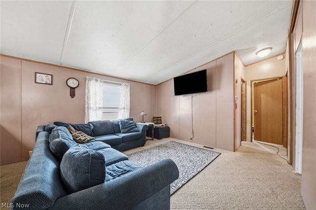 4534 Lake Road E 23, Geneva, OH 44041