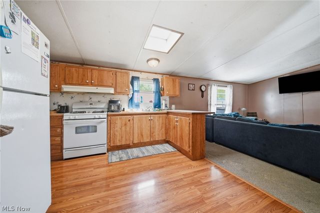 4534 Lake Road E 23, Geneva, OH 44041
